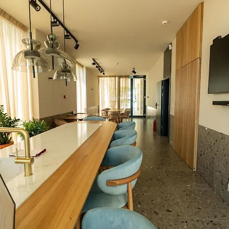 Aliz Cu Frontala La Mare 3* 艾福雷诺德