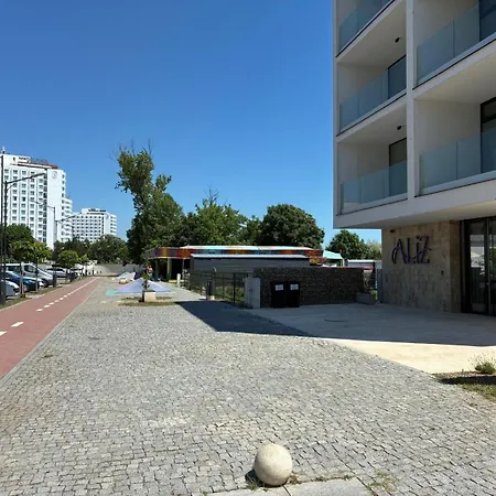 Aliz Cu Frontala La Mare 公寓式酒店 3*